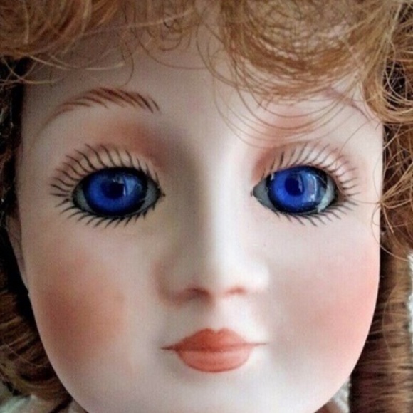 Vintage Victorian Reproduction Artist Porcelain Doll - Picture 13 of 15